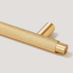 Plank Hardware Cabinetry KEPLER Knurled T-Bar Handle - Brass