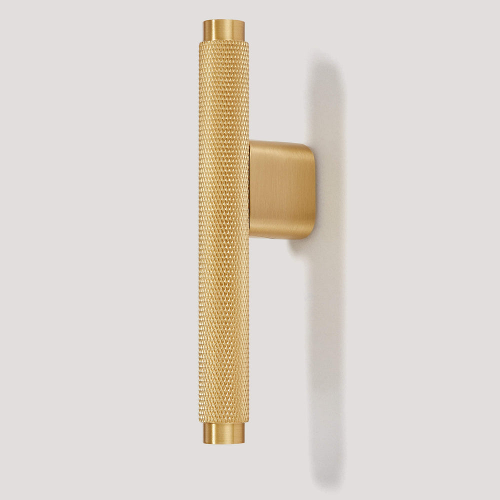 KEPLER Knurled L-Bar Handle - Brass