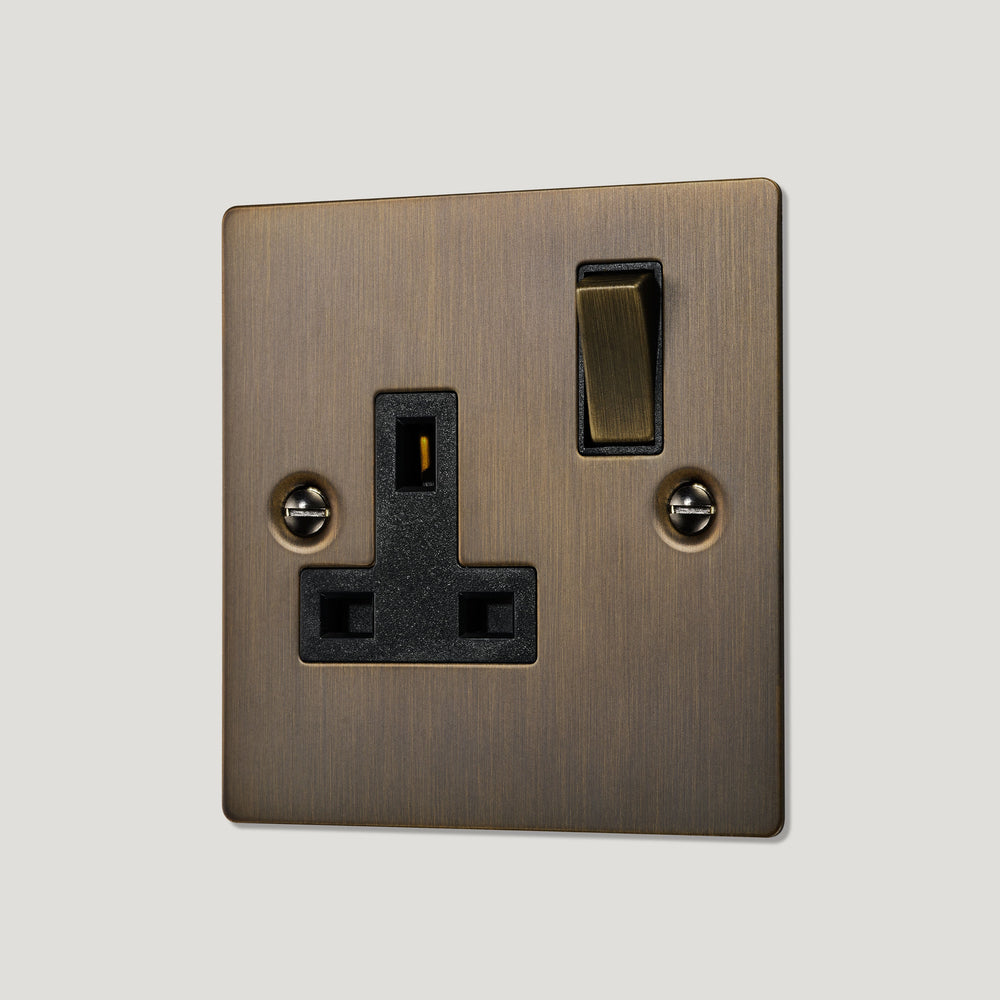 SYLVIE Single Plug Socket - Antique Brass (Black Insert)